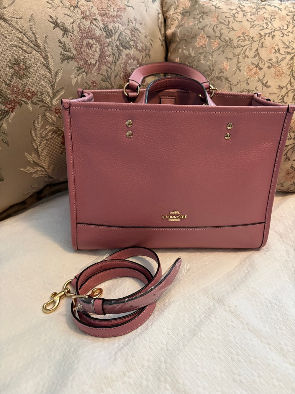 Coach True Pink Leather Dempsey Carryall with matching with matching wallet. - Picture 8 of 11